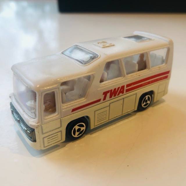 Majorette minibus No 262