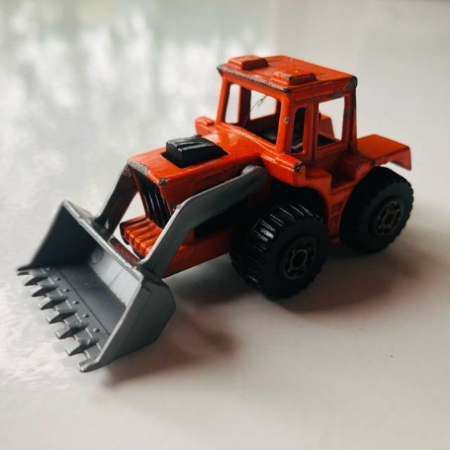 MB Superfast Tractor Shovel No 29