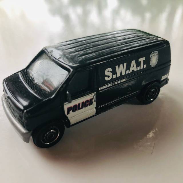 MB Ford Pannel Van 1999 SWAT police MB444
