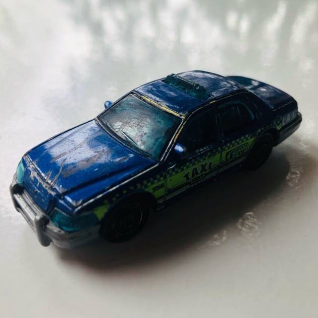 MB 2006 Ford Crown Victoria Police 2005 MB901