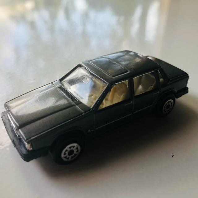 Maisto Volvo 760 GLE
