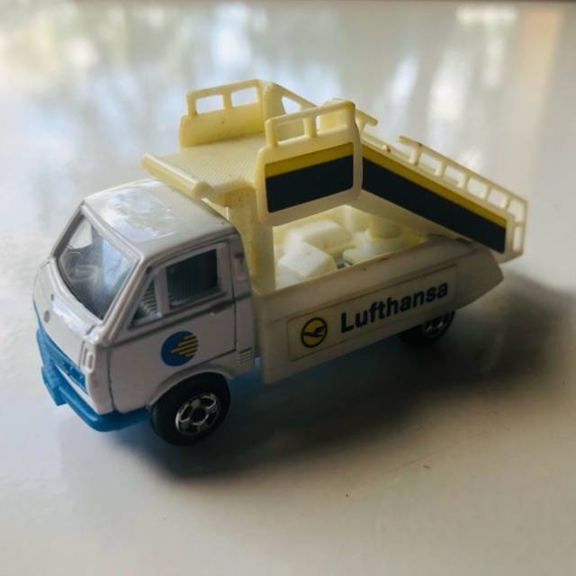 Welly Airport Truck Lufthansa
