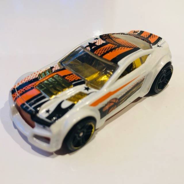 HF Torque Twister White Basket Ball -Malaysia