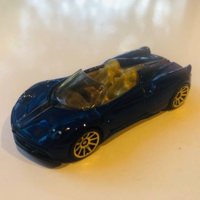 HL ‘17 Pagani Huayra Roadster Blue DTW86 2...
