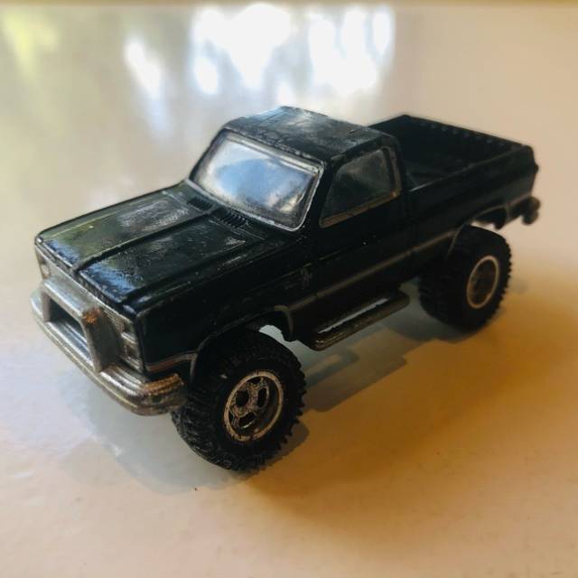 HL Premium ‘83 Chevy Silverado Black 2007...