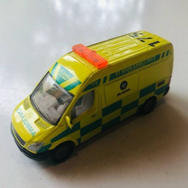 Siku New Zealand St John’s Ambulance Yellow