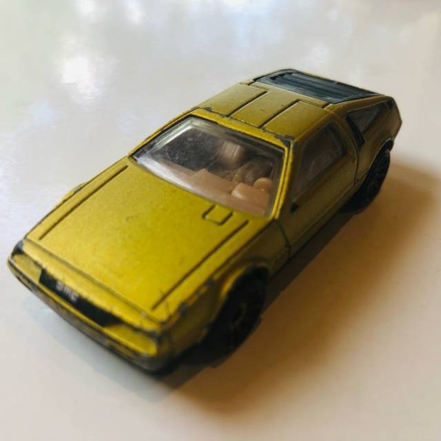 HL DeLorean DMC Gold C07 Malaysia