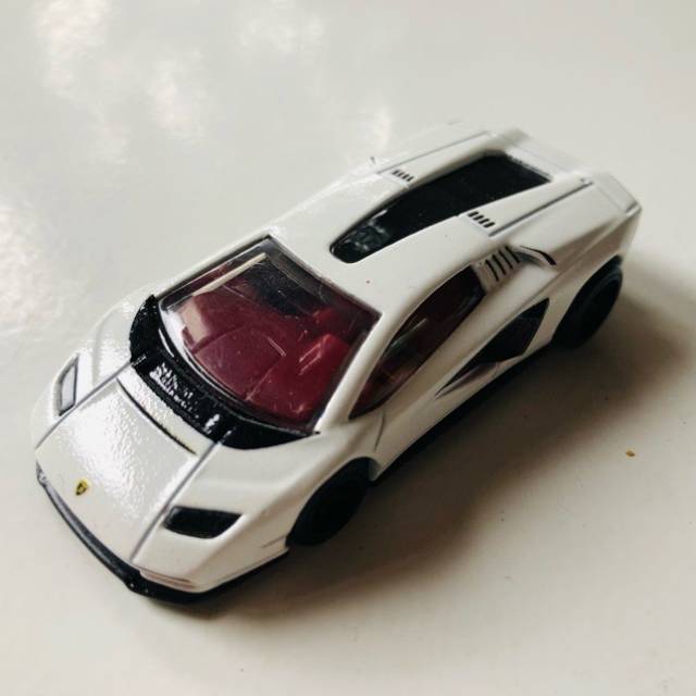 HL Premium Lamborghini Countach LPI 300-4 Wh...