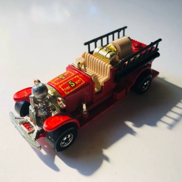 HL Old Number 5 Fire Truck Red 1980 Hong Kong
