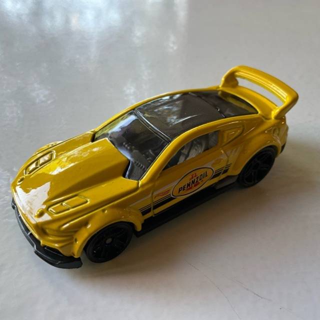 HL Custom ‘15 Ford Mustang Yellow PENNZOIL...