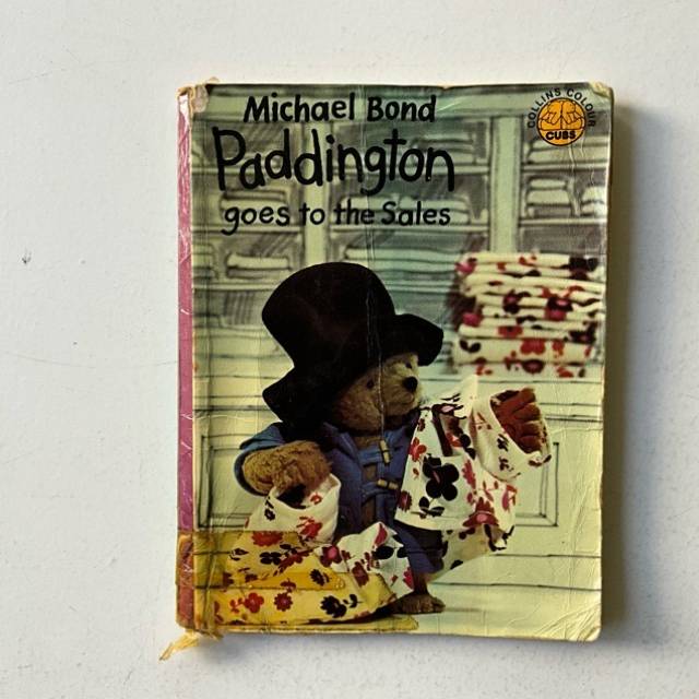 Paddington goes to the Sales - Michael Bond...
