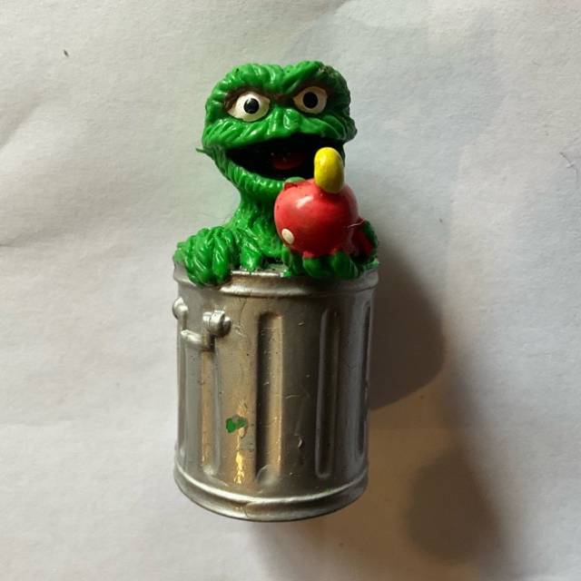 McDonalds Muppets Sesame Street- Oscar the G...