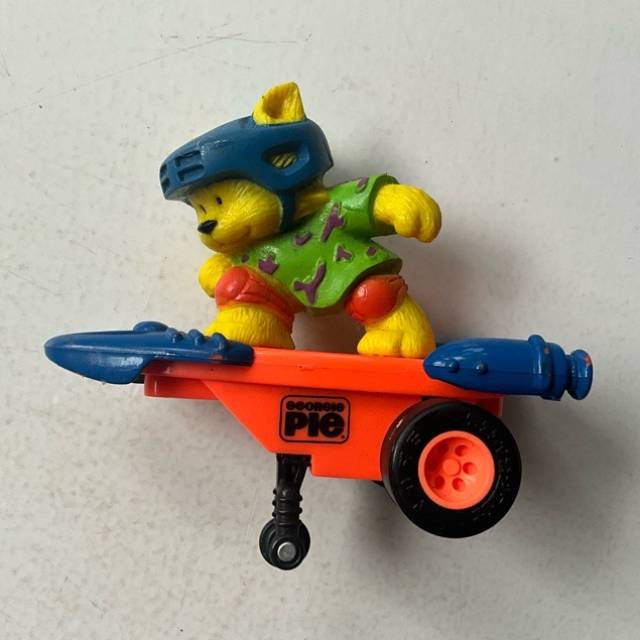 Georgie Pie Skate boarding Cat (RARE)
