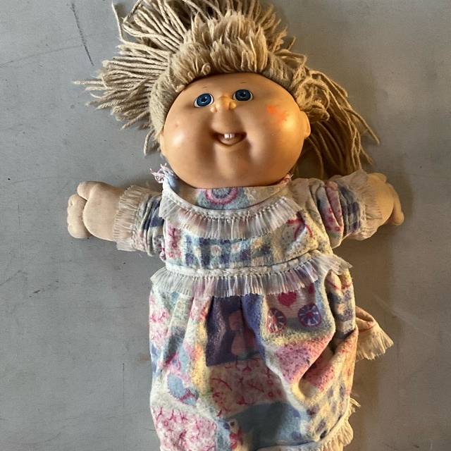 Cabbage Patch Doll (1998) Blue Eyes- Pink dr...