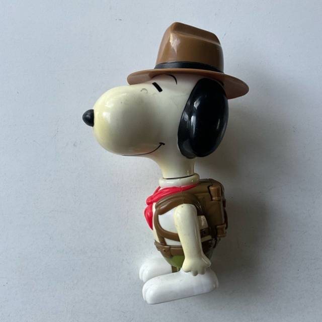 McDonald’s CONNECT A SNOOPY (Scout Leader)...