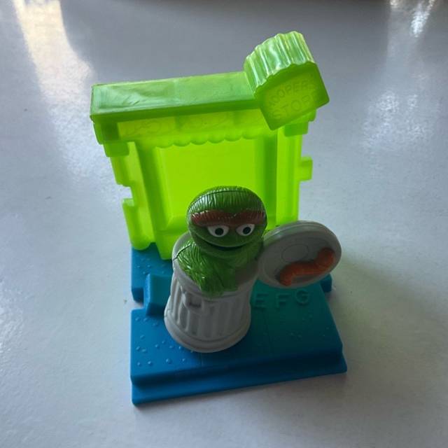McDonalds - 1997 Sesame Street Sidewalkers O...