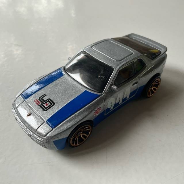 HL ‘89 Porsche 944 Turbo Silver (944) GHB5...