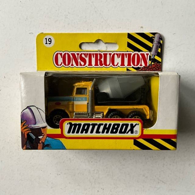MB (CONSTRUCTION) 19 PETERBILT CEMENT TRUCK...
