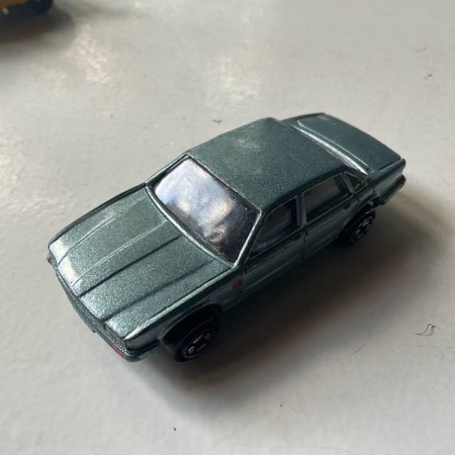 CORGI - JAGUAR XJ 40 Silver