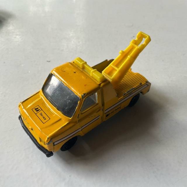 CORGI FORD TRANSIT WREAKER Yellow AA