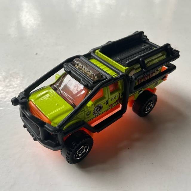 MB Ford F- 350 Super Duty Super lift Yellow...