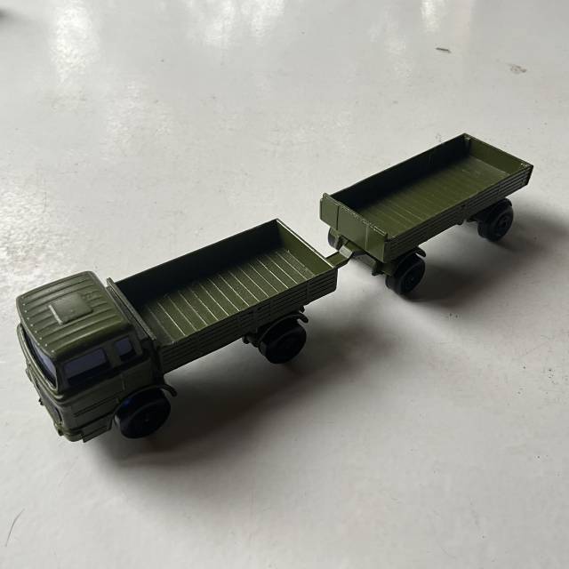 MB SUPERFAST MERCEDES TRUCK AND TRAILER - ARMY