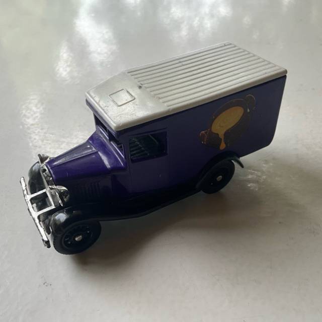 CORGI Promotional Car (Cadbury Dairy Milk) G...