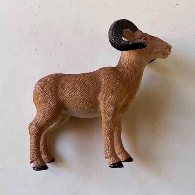 Mountain BIGHORN SHEEP - Figurine Resin 1997...