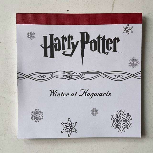 Harry Potter - Winter at Hogwarts- Colour in...