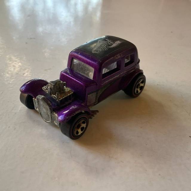 HL 1968 Redline ‘32 Ford Vicky Purple Mala...