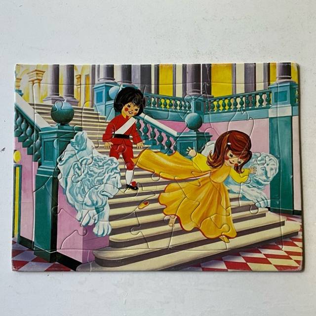 PUZZLE - Cinderella HOLDSON J221F