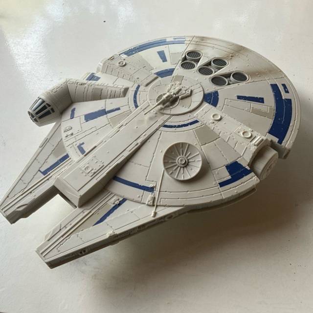 Hasbro E0764 Star Wars Millennium Falcon mis...
