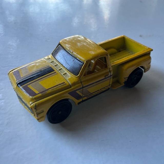 HL 69 Custom Chevy Yellow Malaysia