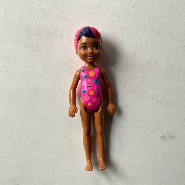 Chelsea Doll Changes Color - Neon Color Vers...
