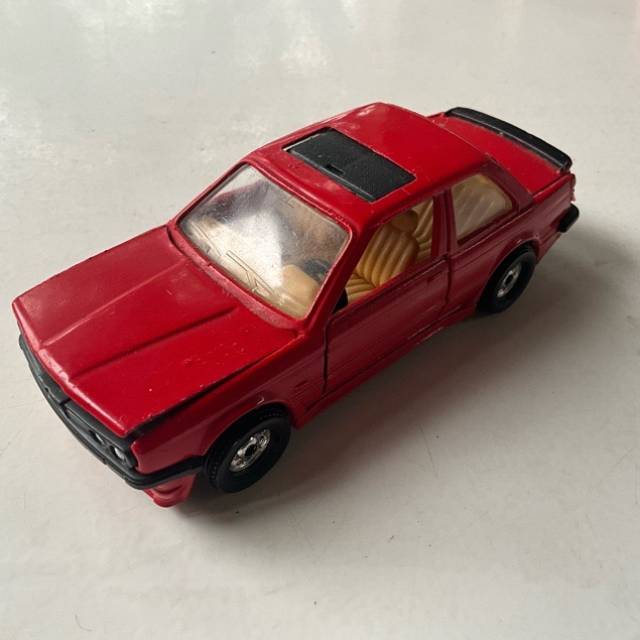 Corgi BMW 325 i, 353, Scale 1 36