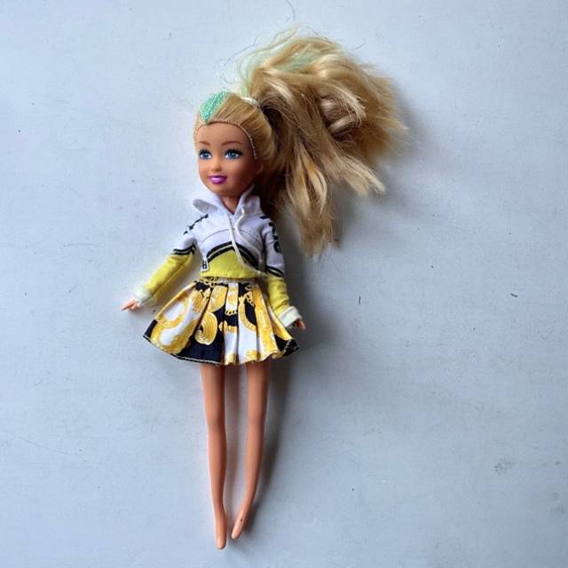 ZURU DOLL Blonde with Blue Eyes