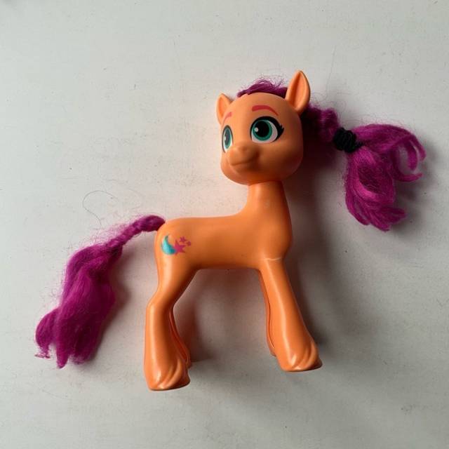 My Little Pony Sunny Starscout (21cm Height)...