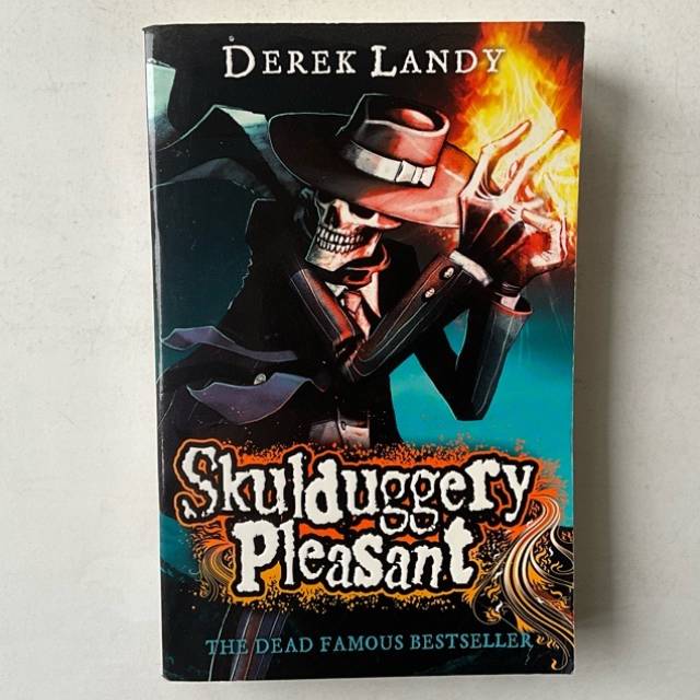 Skulduggery Pleasant BOOK 1 2011