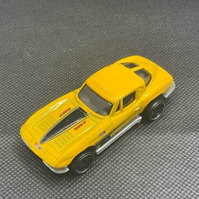 HL ‘63 CORVETTE STINGRAY SPLIT WINDOW Yell...