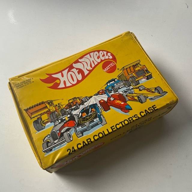 Hot Wheels Vintage 24 Car Collectors Case St...