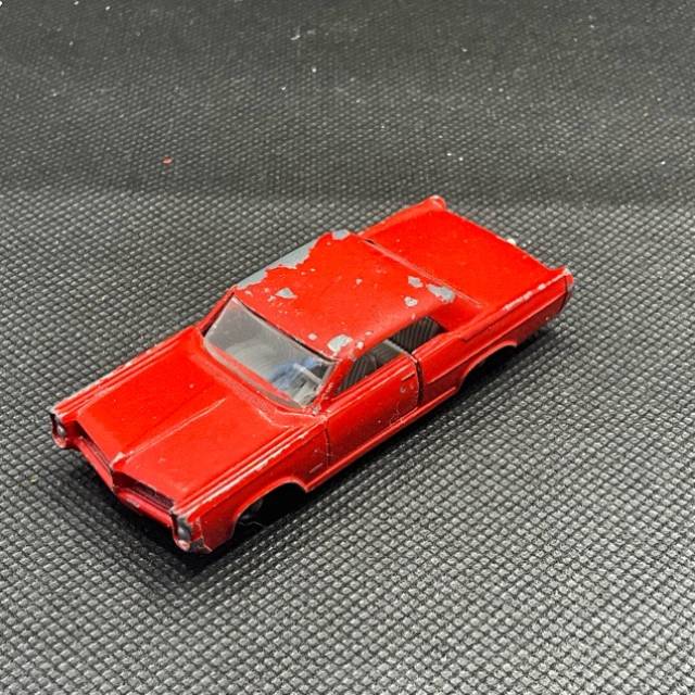 MB LESNEY PONTIAC GP SPORTS CAR No 22
