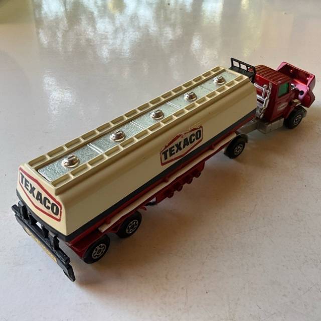 vintagetoy_58090.jpg