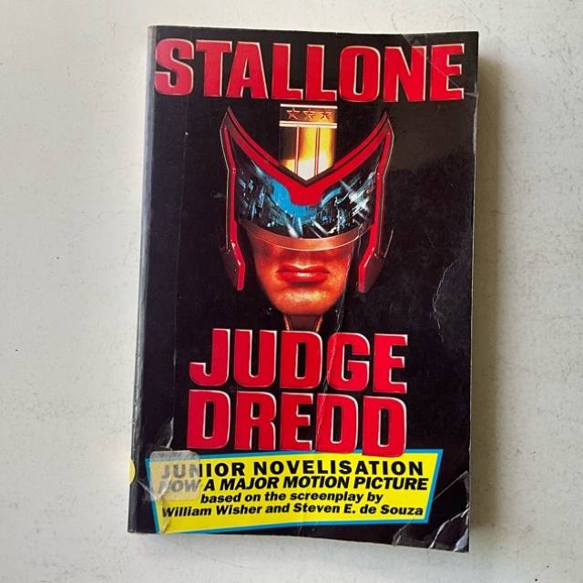 JUDGE DREDD STALLONE 1995
