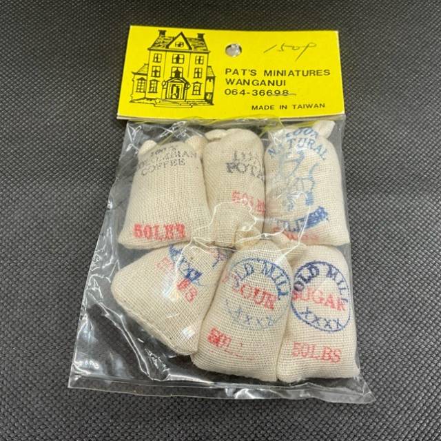 PAT’S MINIATURES FOUR SACKS X 6
