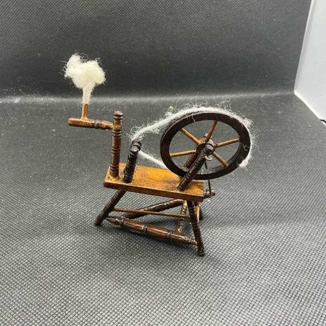 Dolls House Wool Spinning Wheel