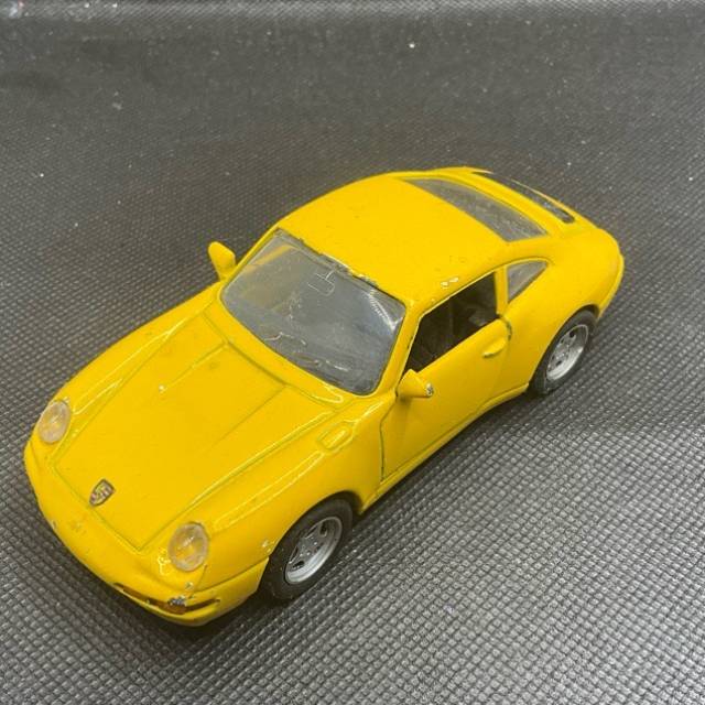 Maisto Porsche 911 Carrera 1 36 Scale Yellow