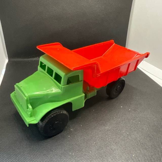Plastic 1970s Red and Green Dump Truck 21cm...