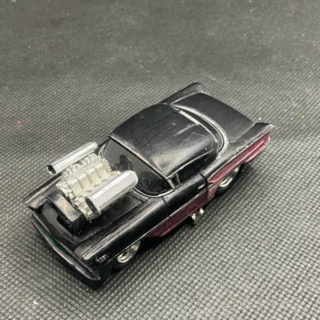MUSCLE MACHINES Custom 1958 Chevy Black Purple