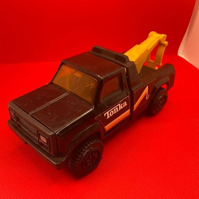 Tonka Black Tow Truck Made in USA METAL Plas...