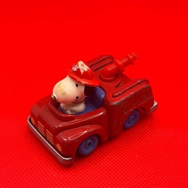 Snoopy Driving a Firetruck wWoodstock Car